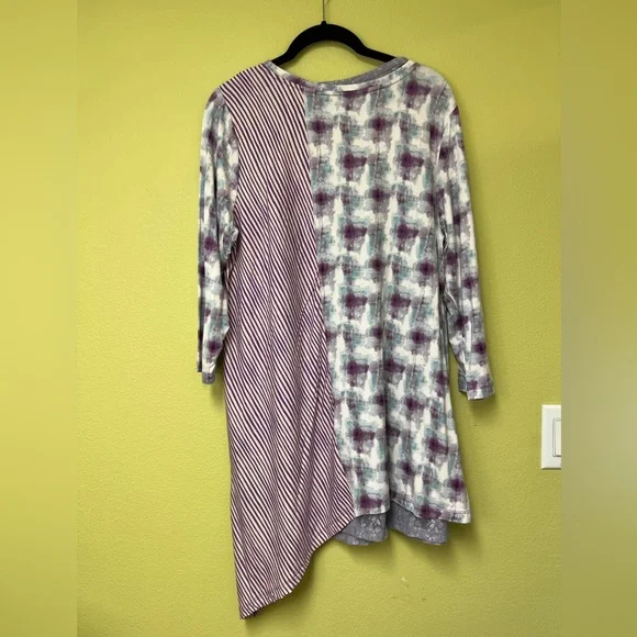 LOGO by Lori Goldstein Purple, lavender, blue and White Tunic And Lace Tank. - Picture 12 of 14